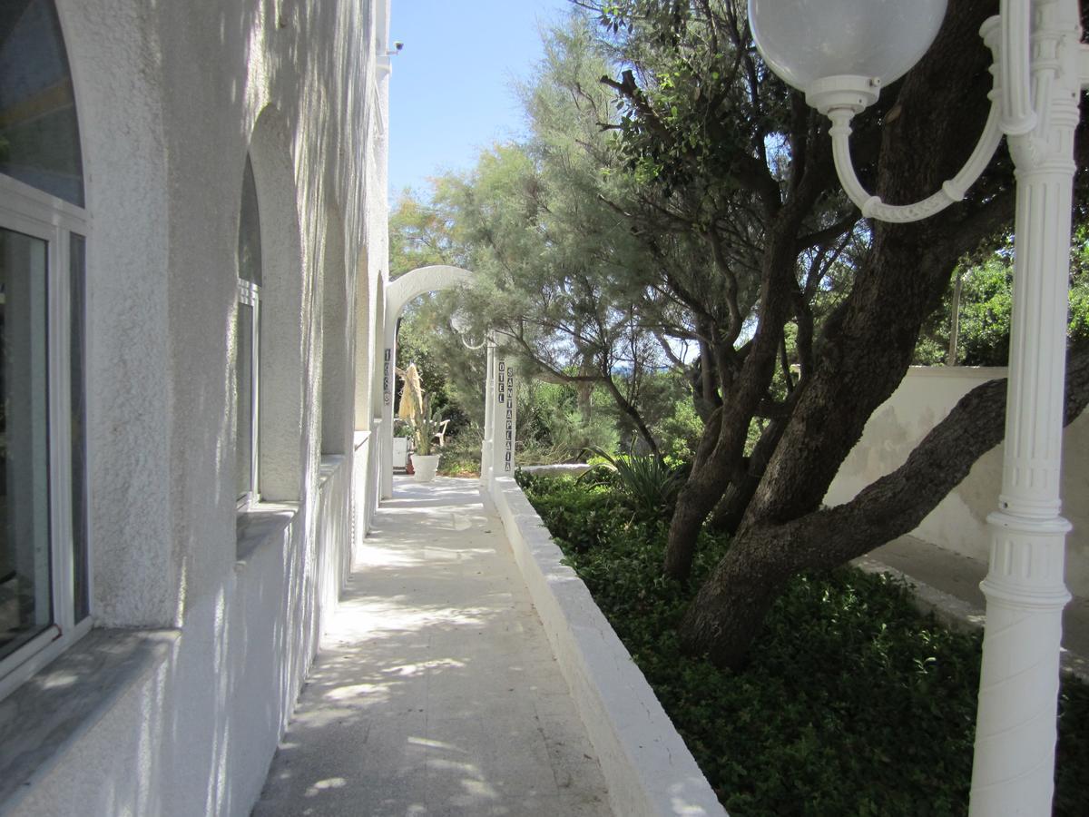 Hotel Caraibisiaco sul mare San Pietro in Bevagna Esterno foto
