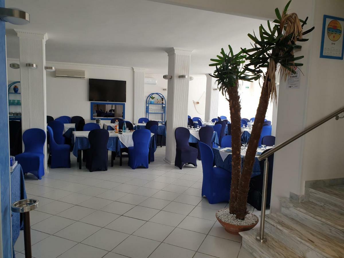 Hotel Caraibisiaco sul mare San Pietro in Bevagna Esterno foto