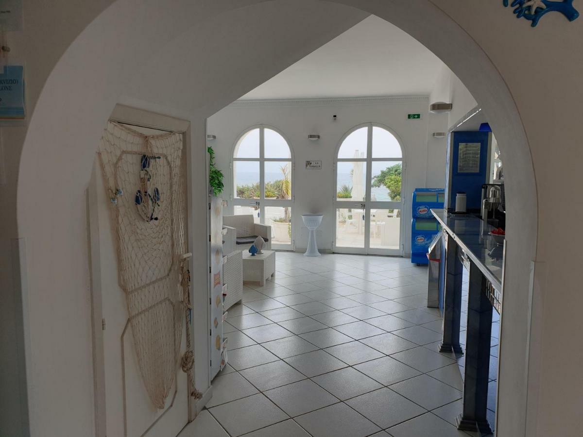 Hotel Caraibisiaco sul mare San Pietro in Bevagna Esterno foto